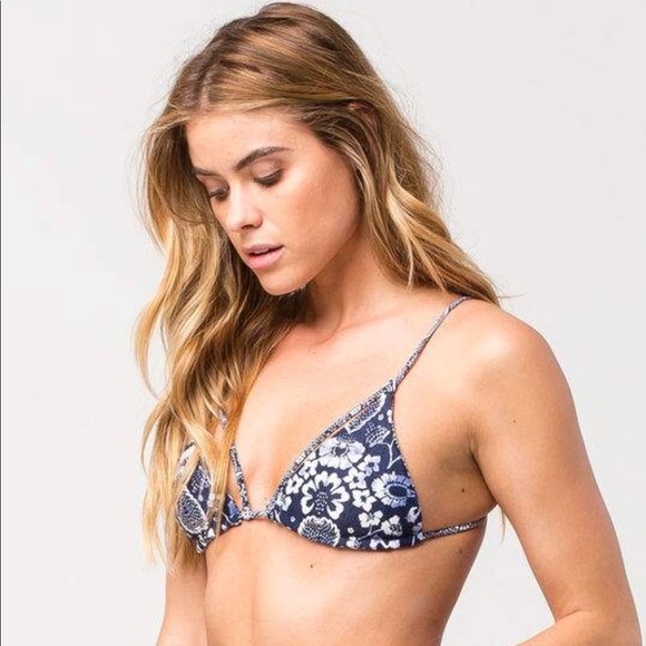 NWOT O'Neill Retro Americana Revo Tri Bikini Top - Picture 3 of 8